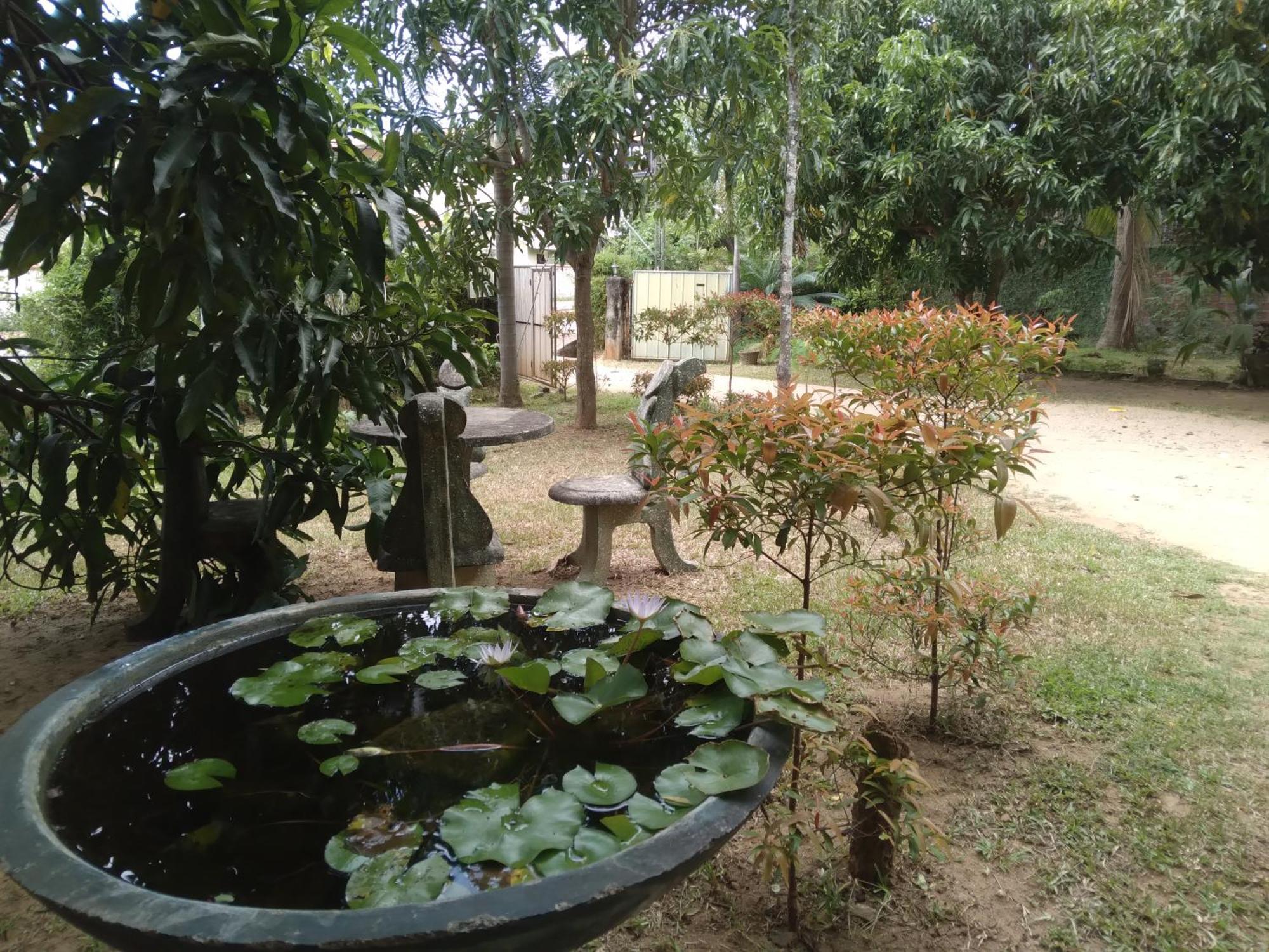Jayaru Guest House 폴로나루와 외부 사진